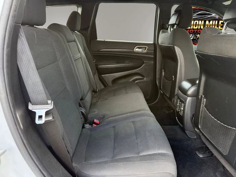 Used 2014 Jeep Grand Cherokee Laredo w/ 18" Wheel & 8.4" Radio Group AWD/4WD image 19