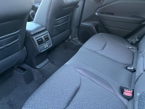 Used 2026 Subaru Forester Premium AWD/4WD image 9