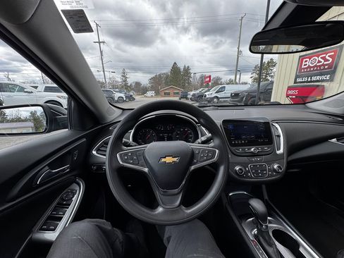 Used 2021 Chevrolet Malibu LT image 16