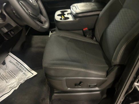 Used 2025 RAM 2500 Big Horn AWD/4WD image 38