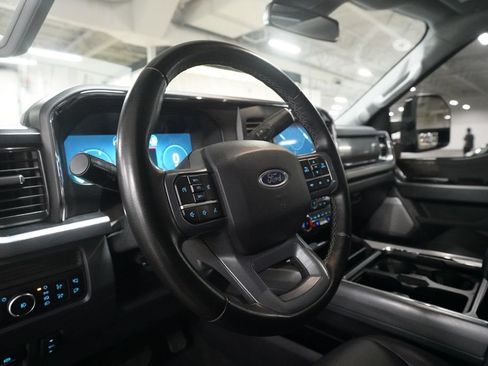 Used 2025 Ford F250 Lariat w/ Black Appearance Package AWD/4WD image 8