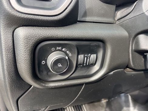 Used 2020 RAM 2500 Tradesman w/ Chrome Appearance Group image 16