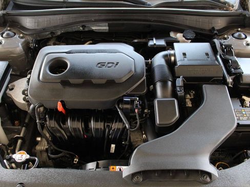 Used 2017 Kia Optima LX w/ Option Group 014 FWD image 8