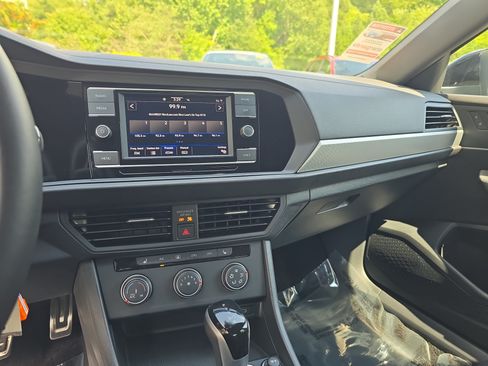 Certified 2024 Volkswagen Jetta Sport FWD image 19