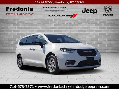 New 2026 Chrysler Pacifica Select