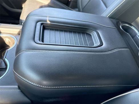 Used 2021 GMC Yukon XL SLT w/ SLT Luxury Package image 21