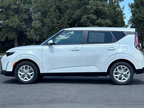 Certified 2024 Kia Soul LX w/ Option Group 015 FWD image 7