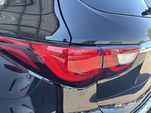 Used 2018 INFINITI QX60 FWD w/ Premium Plus Package image 11