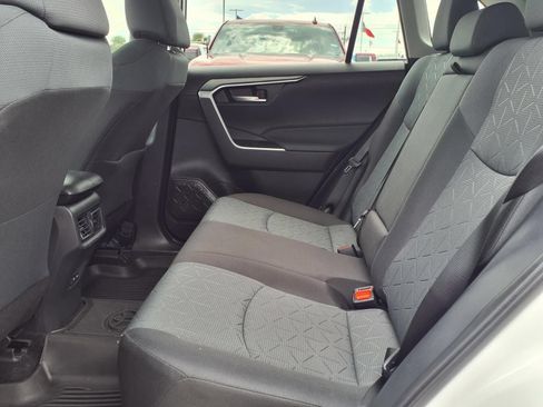 Used 2025 Toyota RAV4 XLE FWD image 17