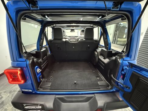 Used 2022 Jeep Wrangler Unlimited Sahara image 30