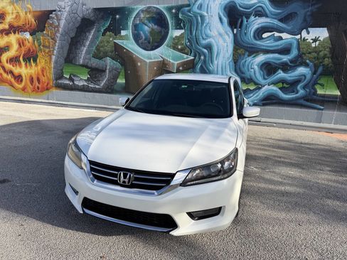 Used 2014 Honda Accord Sport image 2