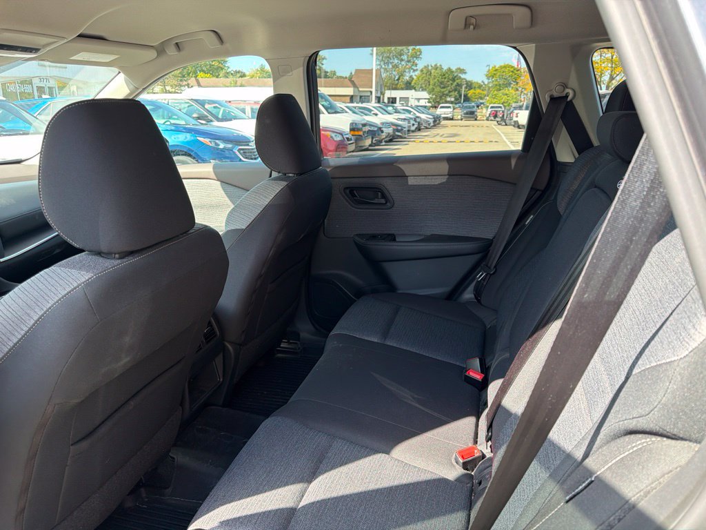 Used 2021 Nissan Rogue S FWD image 10
