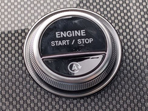 Used 2025 Mercedes-Benz GLC 300 image 24