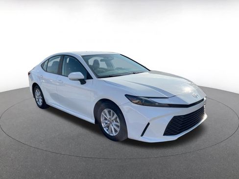 Used 2025 Toyota Camry LE image 1
