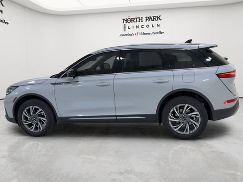 New 2026 Lincoln Corsair Premiere FWD image 7