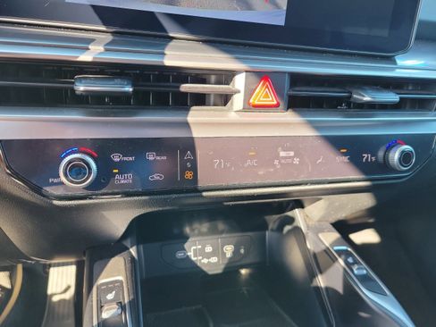 Used 2024 Kia Sorento S image 24