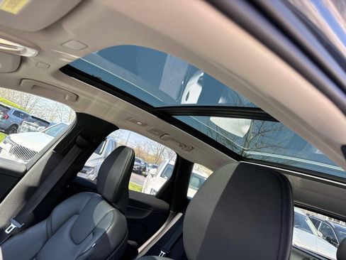Used 2023 Volvo XC60 B5 Plus w/ Climate Package AWD/4WD image 24