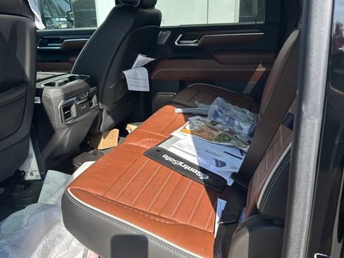 Used 2025 GMC Sierra 2500 Denali Ultimate AWD/4WD image 7