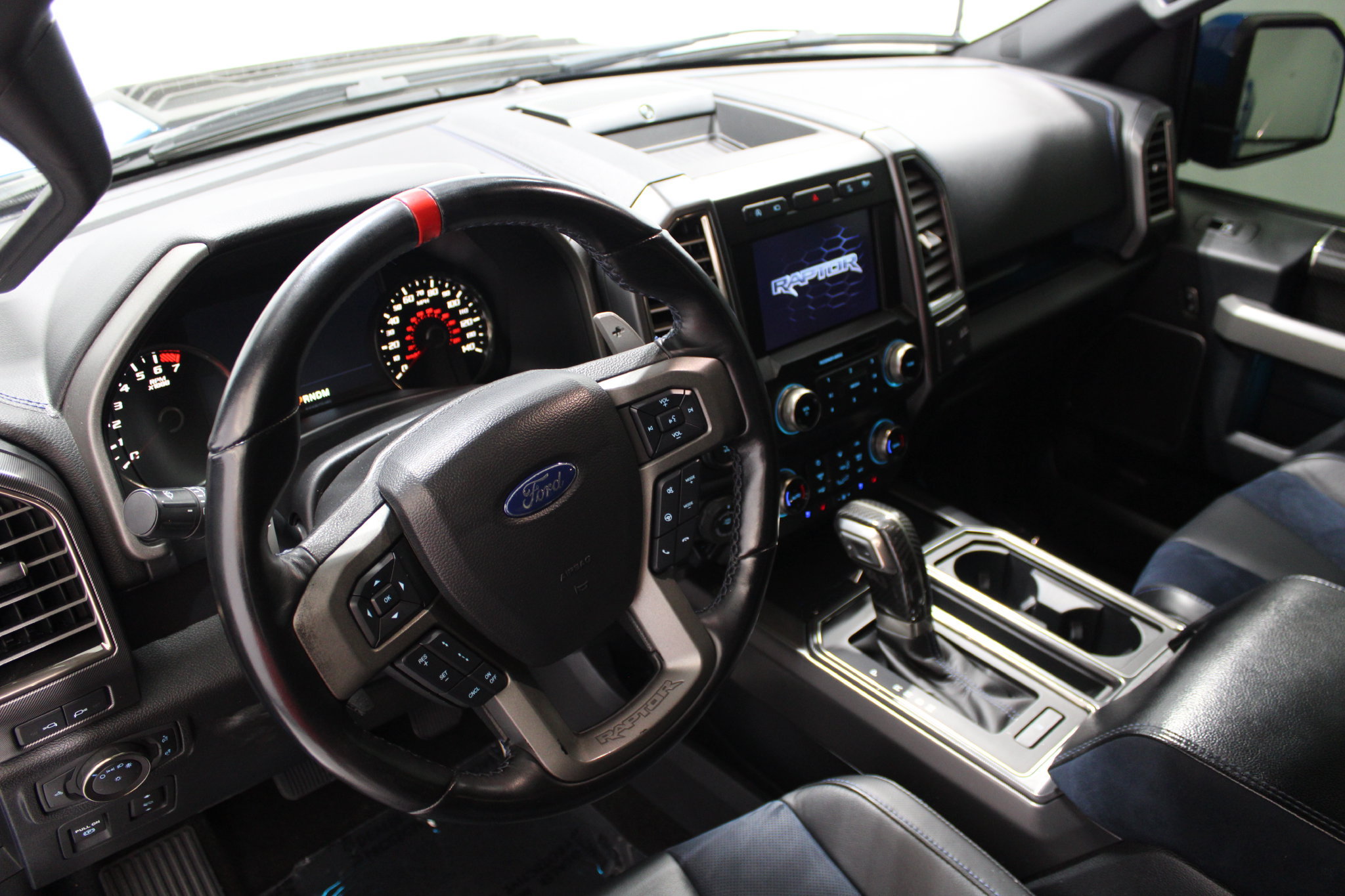 Used 2019 Ford F150 Raptor w/ Equipment Group 802A Luxury AWD/4WD image 12