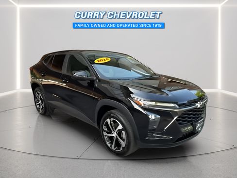Used 2024 Chevrolet Trax RS w/ Sunroof Package FWD image 1