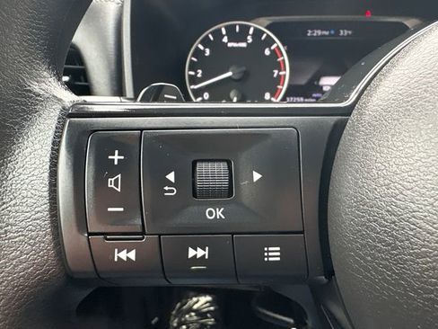 Used 2024 Nissan Rogue SV image 25