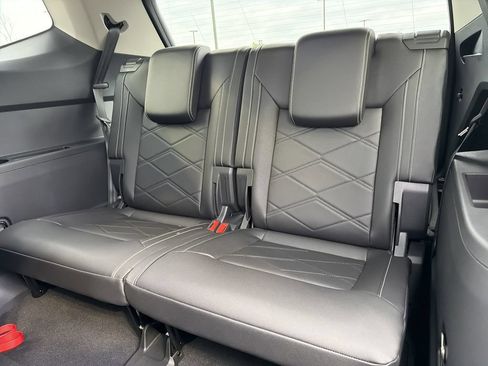 New 2026 Volkswagen Atlas SE FWD image 14