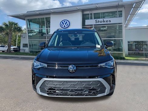 New 2026 Volkswagen Taos SE image 9