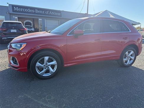 Used 2019 Audi Q3 2.0T Premium image 3