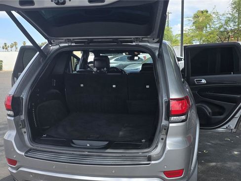 Used 2020 Jeep Grand Cherokee Altitude AWD/4WD image 10
