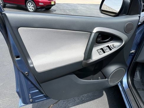 Used 2012 Toyota RAV4 4WD image 46