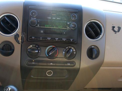Used 2005 Ford F150 STX RWD image 12