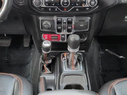 Used 2023 Jeep Gladiator Mojave w/ Cold Weather Group AWD/4WD image 19