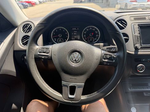 Used 2016 Volkswagen Tiguan SE AWD/4WD image 32