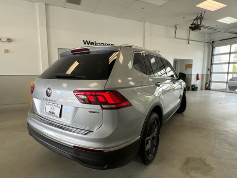 Used 2023 Volkswagen Tiguan SE w/ Panoramic Sunroof Package AWD/4WD image 6