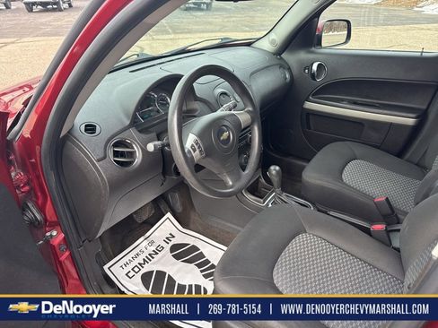 Used 2009 Chevrolet HHR LT image 14