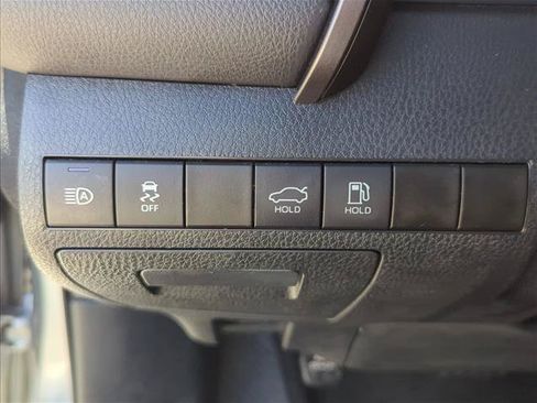 Used 2022 Toyota Camry SE w/ Convenience Package FWD image 11
