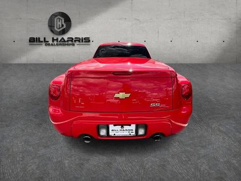 Used 2005 Chevrolet SSR w/ Preferred Equipment Group RWD image 6
