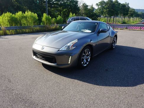 Used 2014 Nissan 370Z Touring RWD image 18