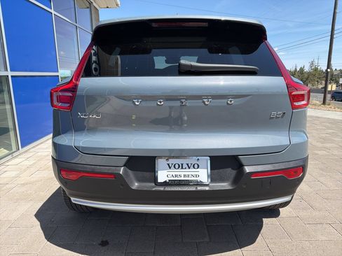Used 2023 Volvo XC40 B5 Ultimate w/ Protection Package Premier AWD/4WD image 6