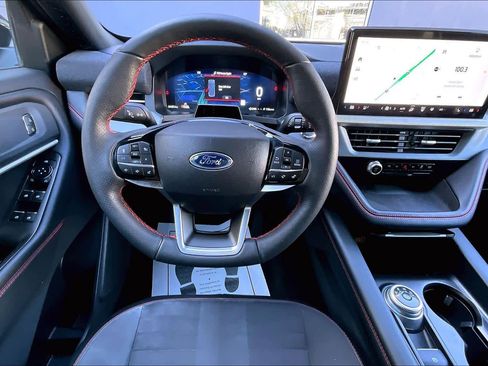 Used 2025 Ford Explorer ST-Line image 5
