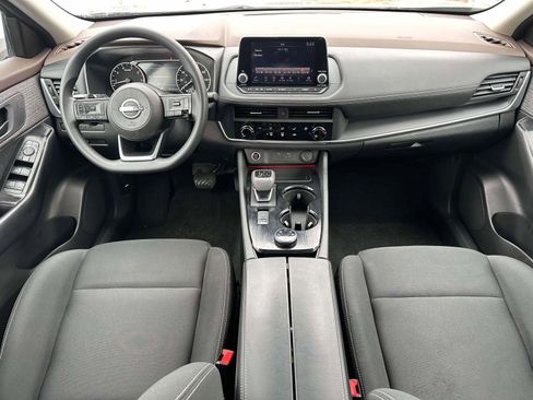 Used 2023 Nissan Rogue S image 12