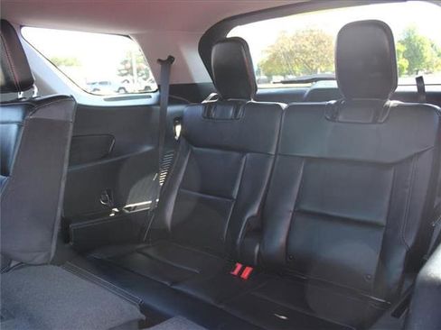 Used 2021 Ford Explorer XLT image 36