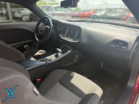 Used 2022 Dodge Challenger GT RWD image 17