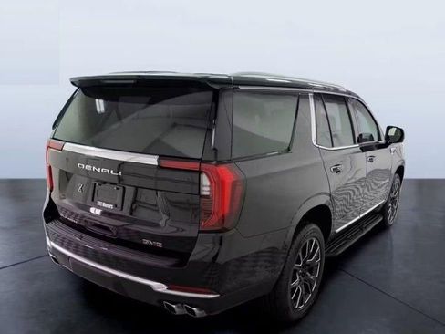 Used 2025 GMC Yukon Denali AWD/4WD image 5
