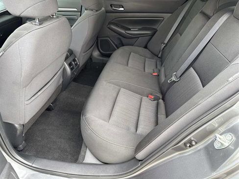 Used 2019 Nissan Altima 2.5 SV image 15