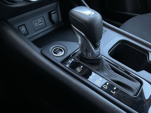 Used 2025 Nissan Sentra S image 33