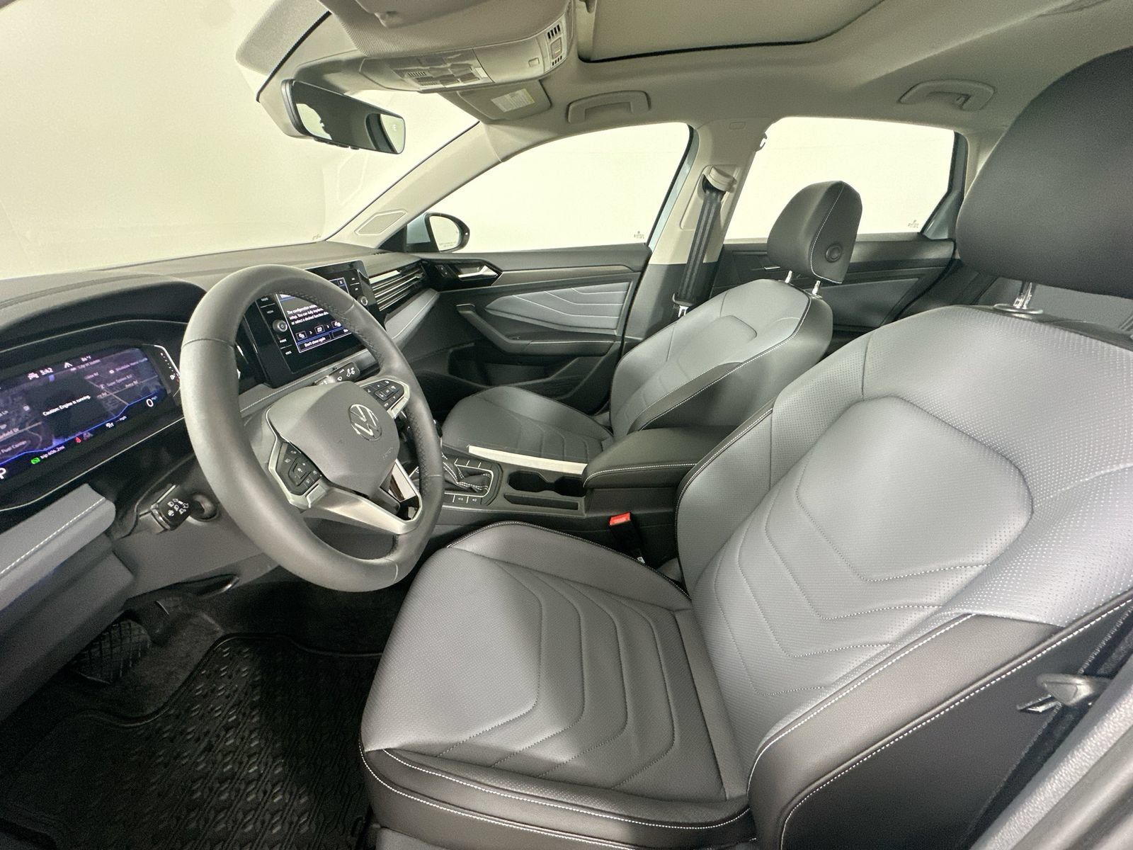 Used 2026 Volkswagen Jetta SEL FWD image 30