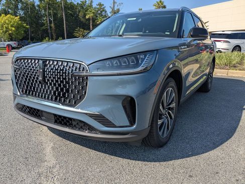 New 2025 Lincoln Aviator 2WD w/ Equipment Group 101A image 8