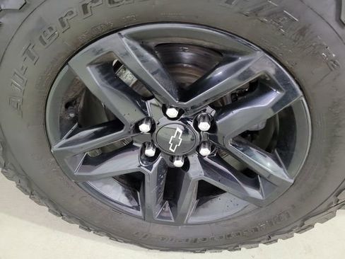 Used 2021 Chevrolet Silverado 1500 Custom Trail Boss image 25