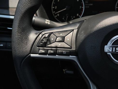 Used 2025 Nissan Altima 2.5 SV FWD image 14